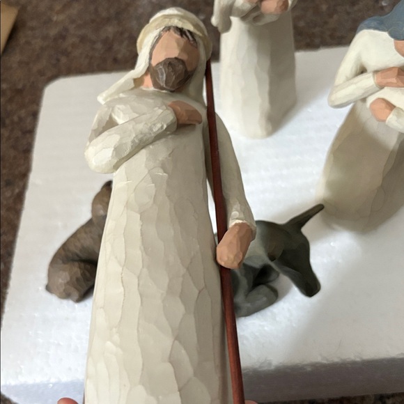 Willow Tree Nativity Set Mary & Joseph - Picture 6 of 6